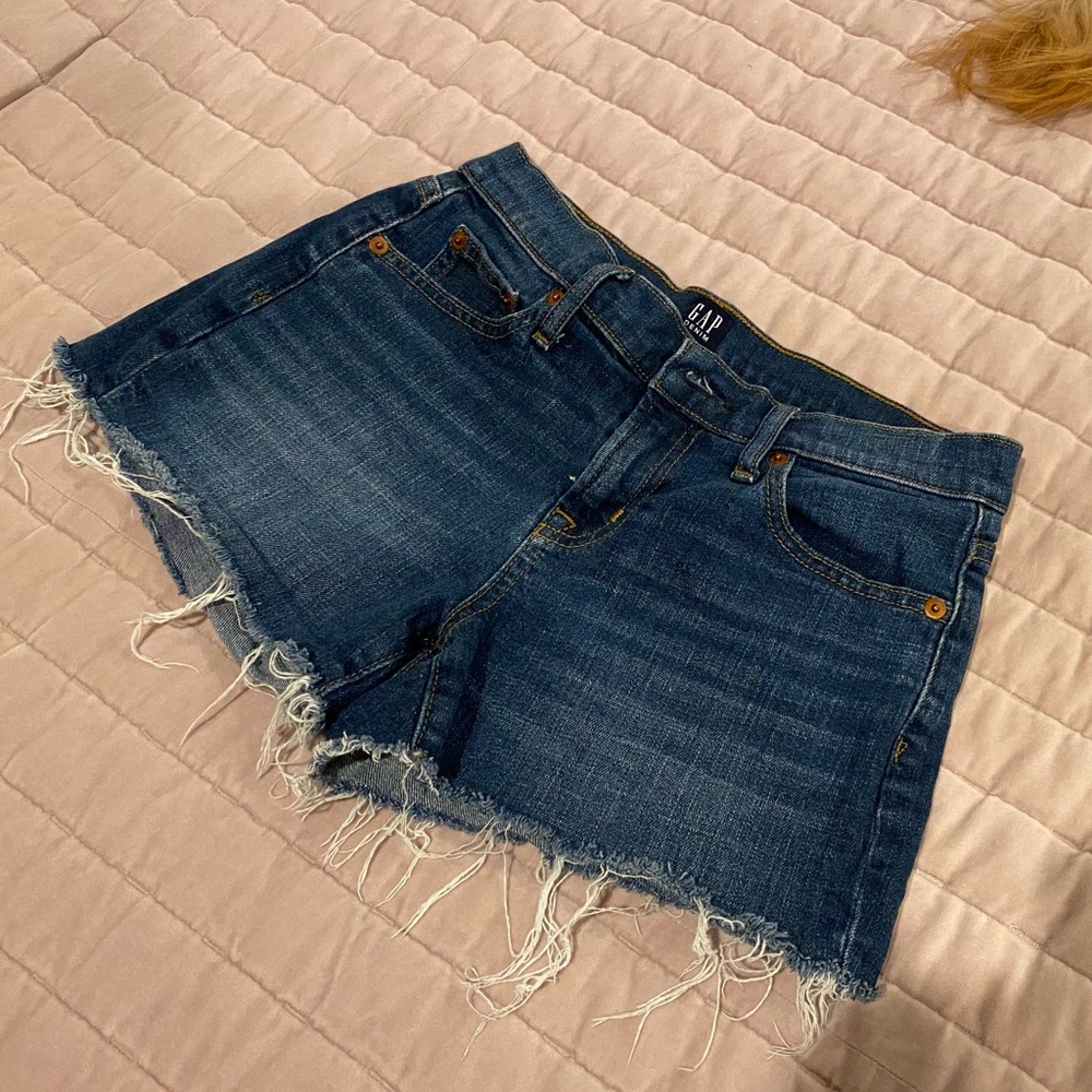 Gap shorts